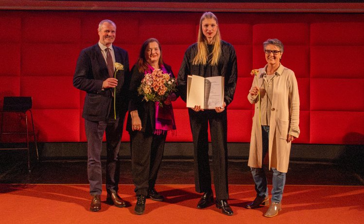 If she can - Hauptpreisverleihung der 9. Runde / Ausschreibung 10. Runde